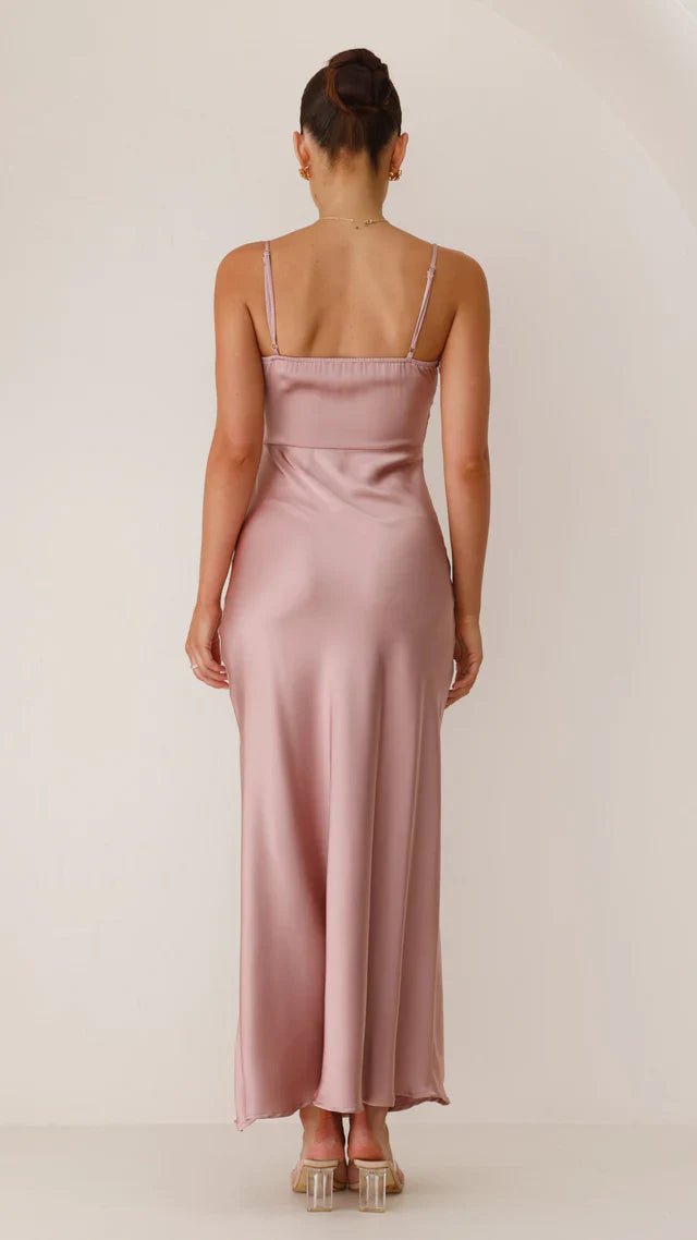 Maxivestido de verano con tirantes finos