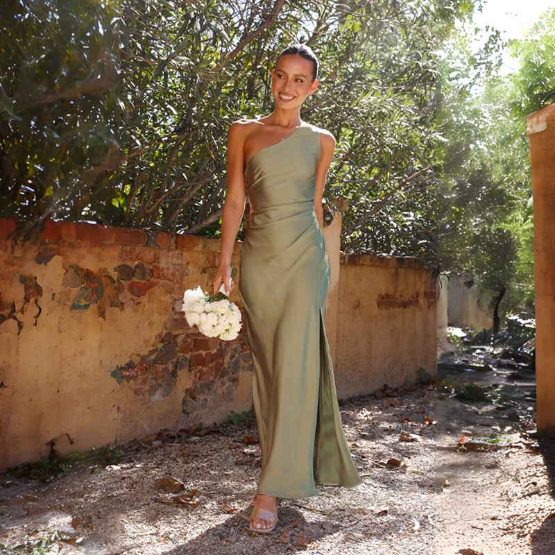 Vestido midi con corte en la espalda