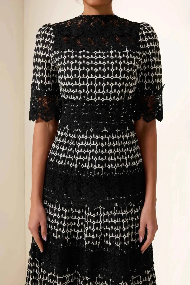mireille – elegante vestido negro de encaje con patrón jacquard para ocasiones especiales