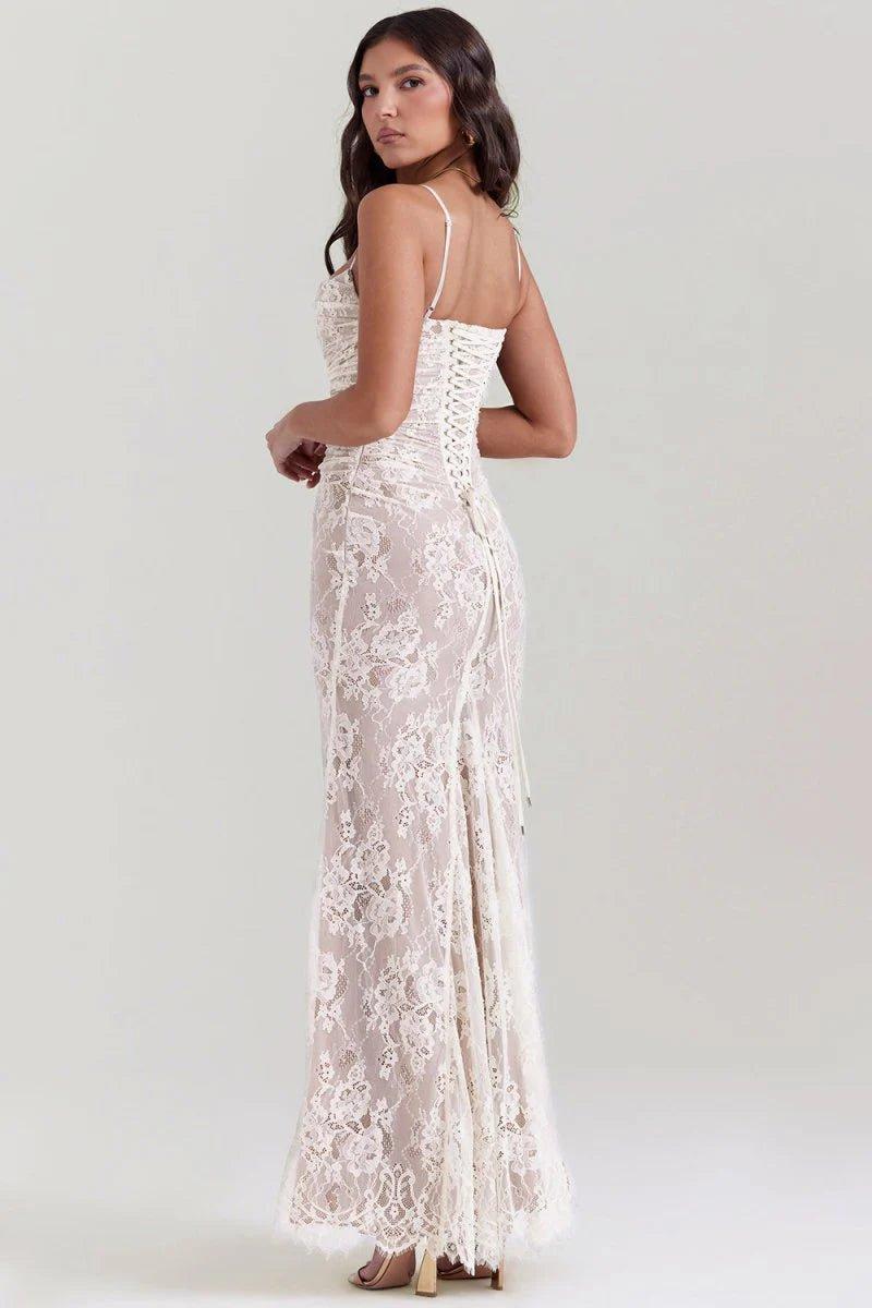 Noa – Vestido maxi de encaje con mangas largas y detalles transparentes