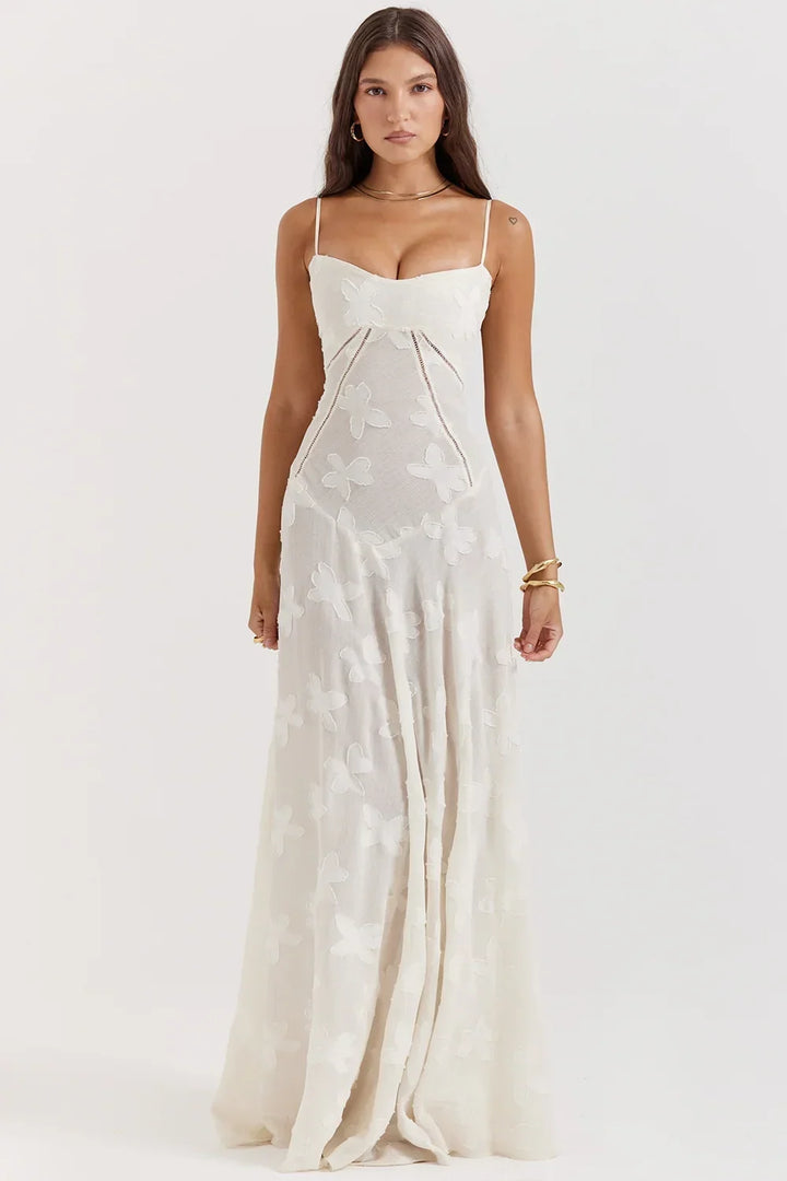 Vestido maxi femenino con encaje floral y tirantes delgados