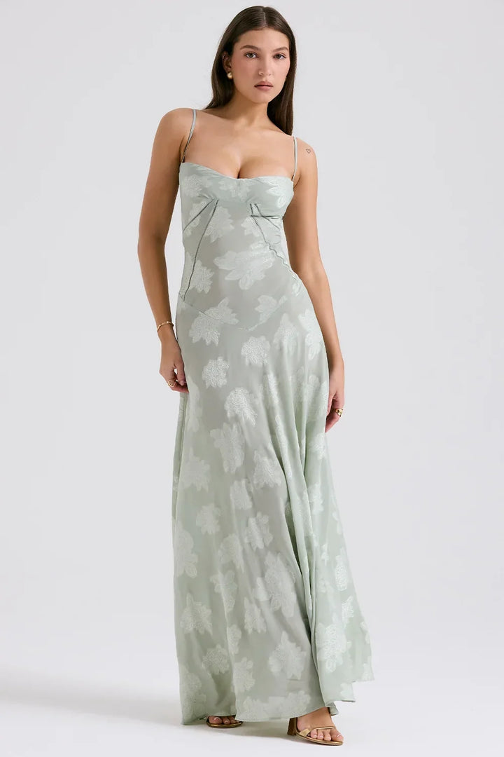 Vestido maxi femenino con encaje floral y tirantes delgados