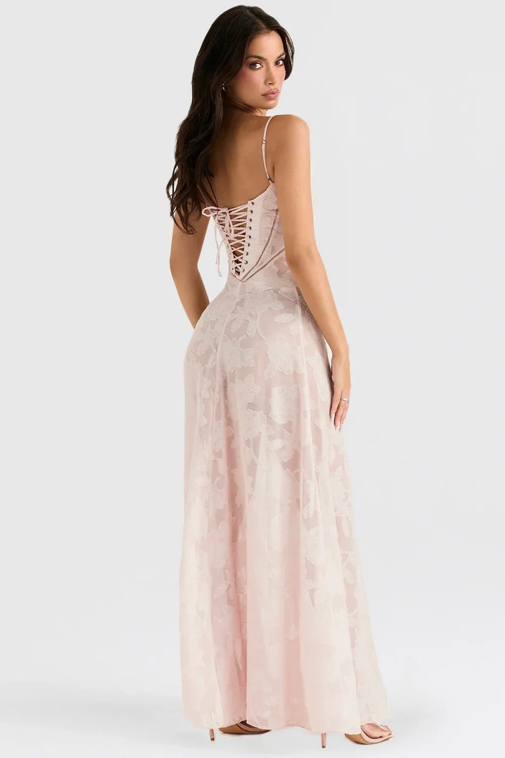 Vestido maxi femenino con encaje floral y tirantes delgados