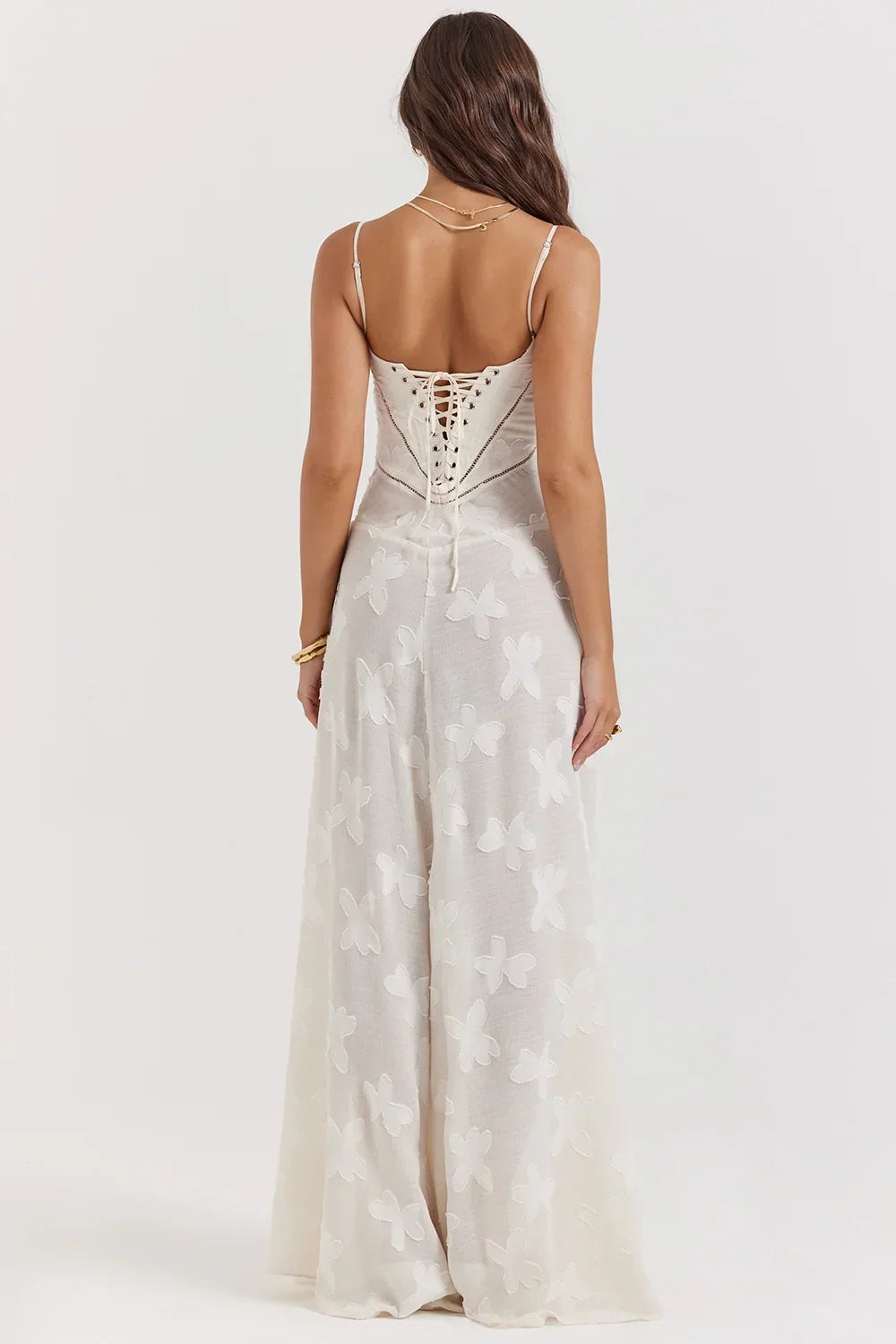 Vestido maxi femenino con encaje floral y tirantes delgados