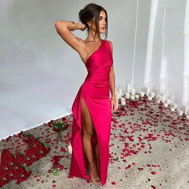 Vestido Maxi con un Hombro y efecto satinado