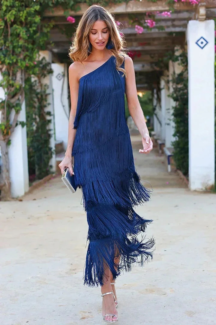 Vestido maxi de mujer con flecos y escote asimétrico