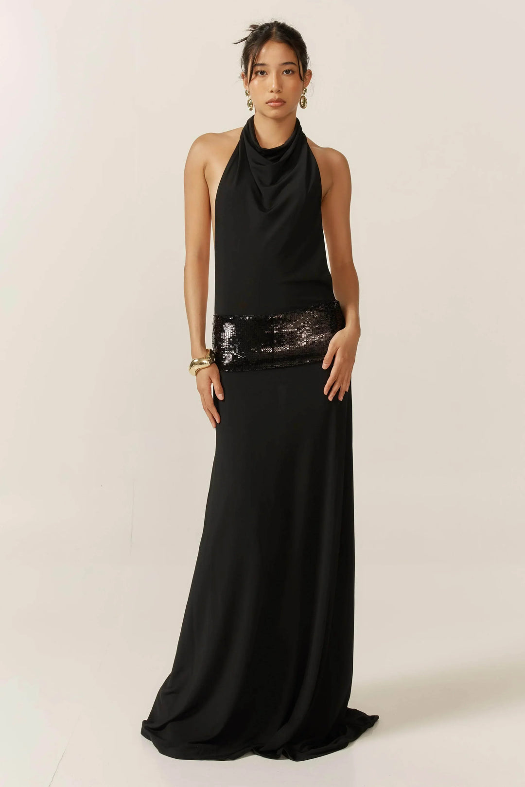 Vestido Maxi de lentejuelas negro sin espalda para mujeres