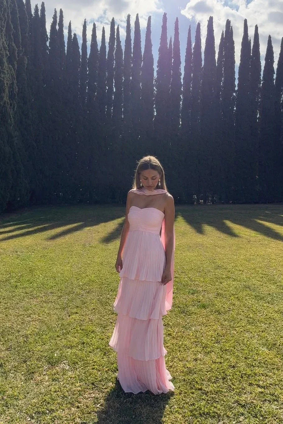 Vestido Maxi rosa sin tirantes con volantes para mujeres