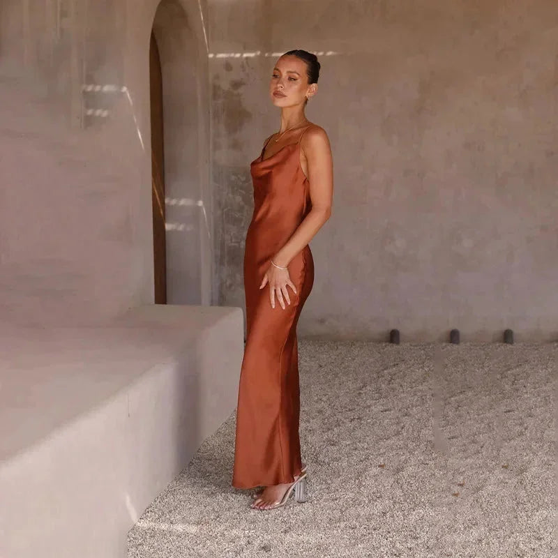 Vestido maxi de satén para mujer con cuello drapeado, sin mangas