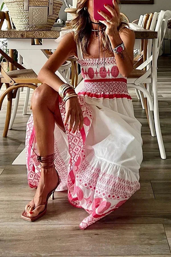 Vestido maxi blanco con patrones de rosas y escote cuadrado