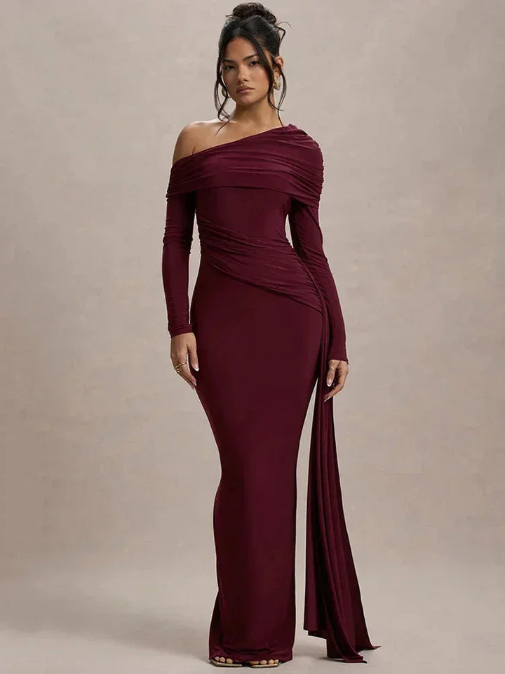 Vestido maxi de mujer con hombros al descubierto y cola