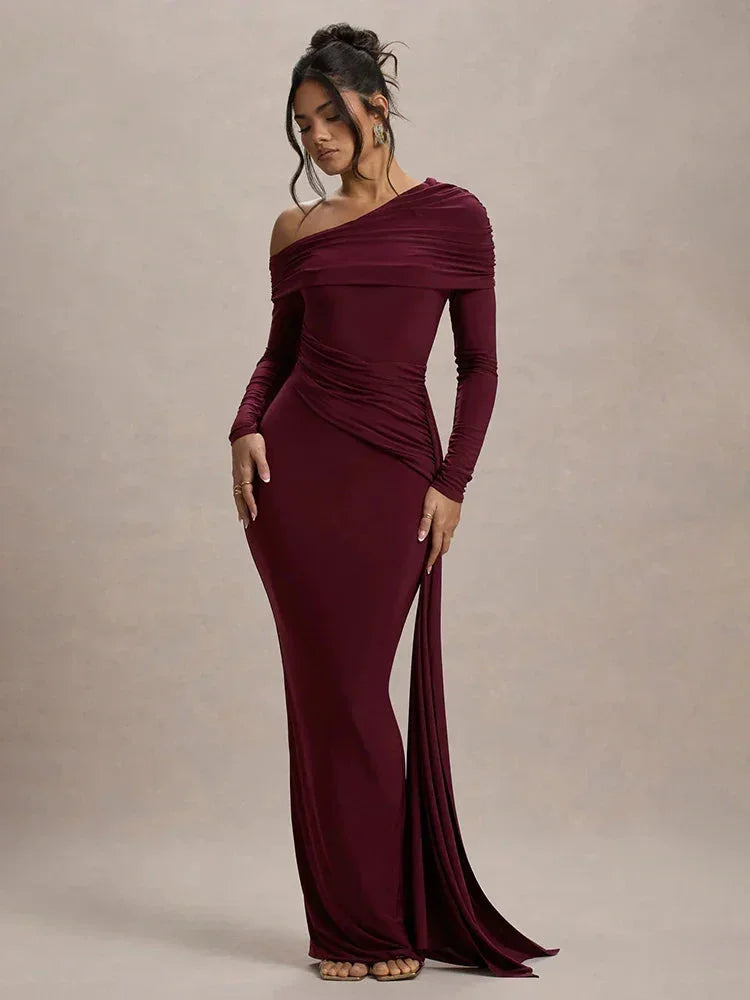 Vestido maxi de mujer con hombros al descubierto y cola