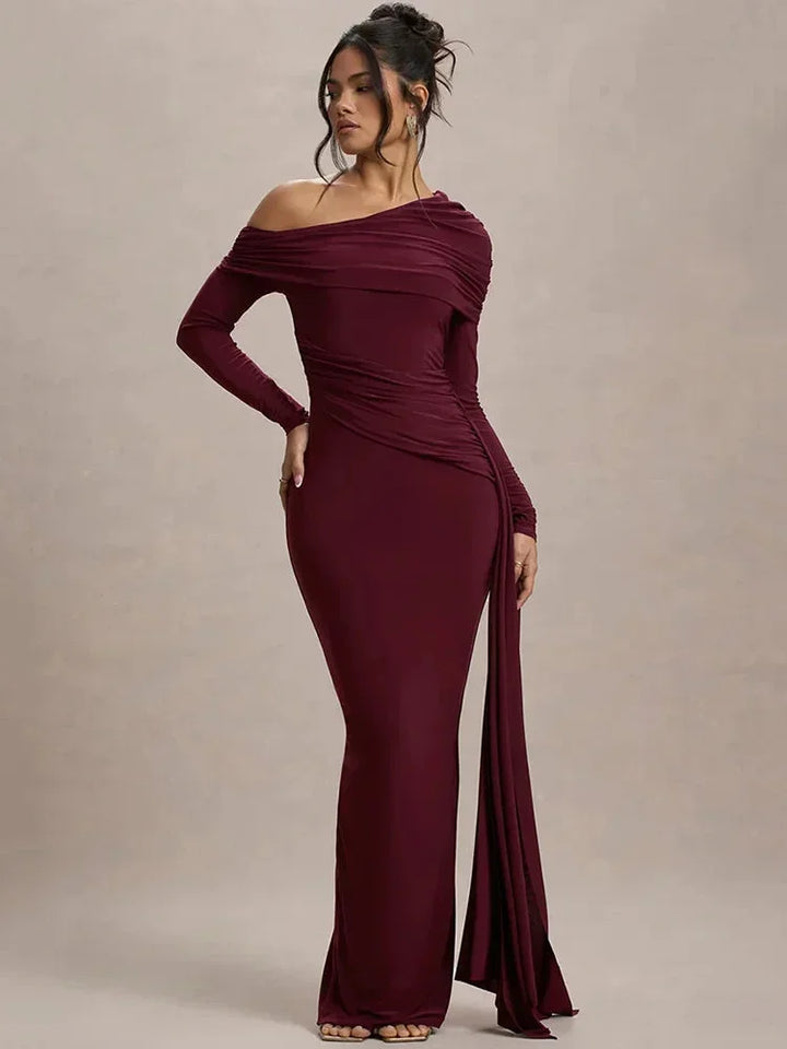 Vestido maxi de mujer con hombros al descubierto y cola