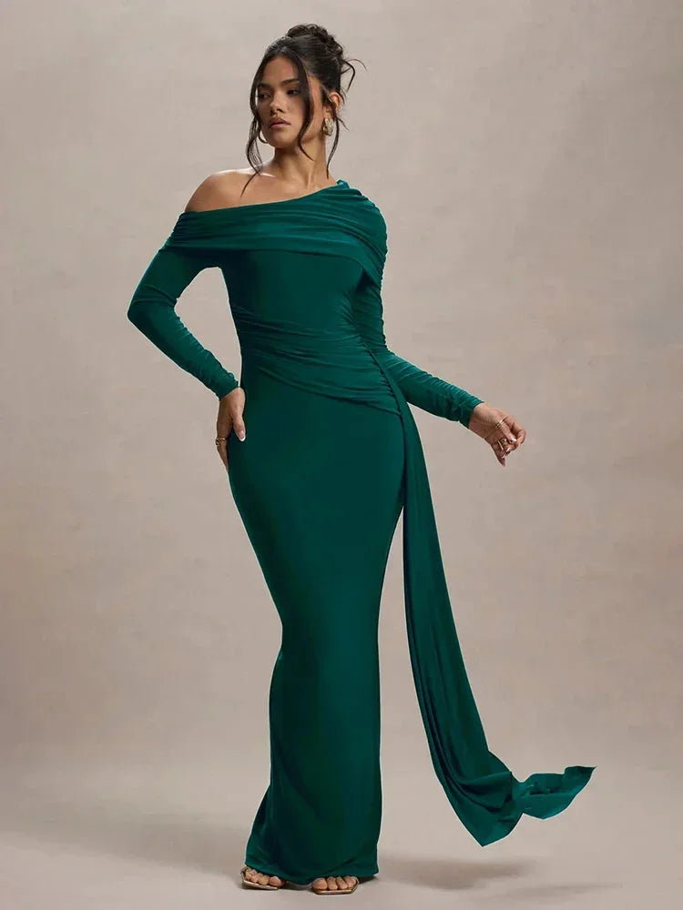 Vestido maxi de mujer con hombros al descubierto y cola