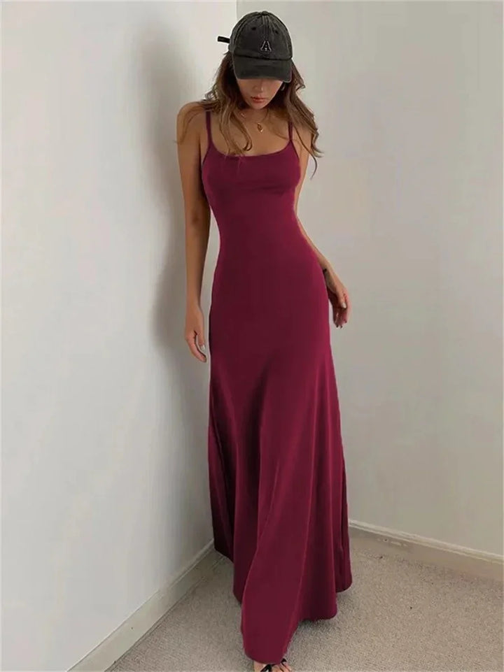 Vestido maxi ajustado de mujer con tirantes finos para el verano