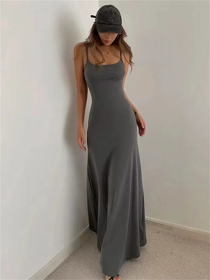 Vestido maxi ajustado de mujer con tirantes finos para el verano