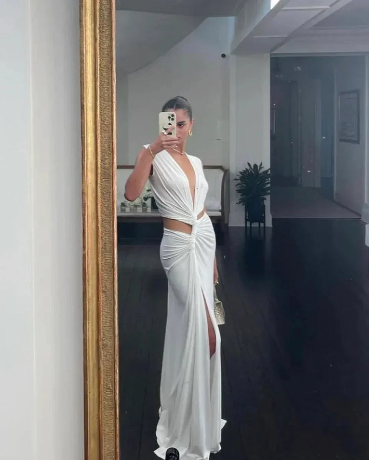 Vestido maxi sin espalda con escote en V y cortes
