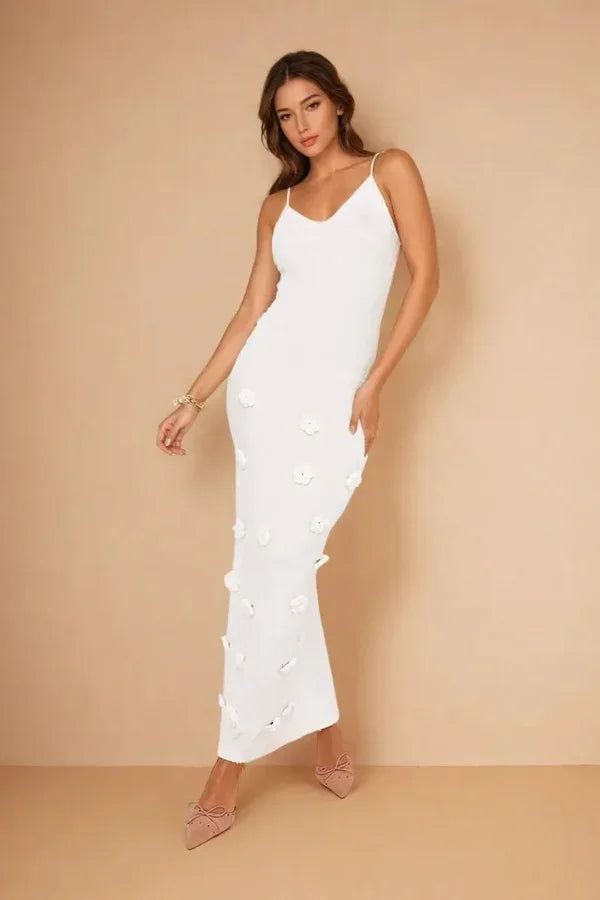 Vestido Maxi de Noche con Tirantes Finos y Detalles Florales