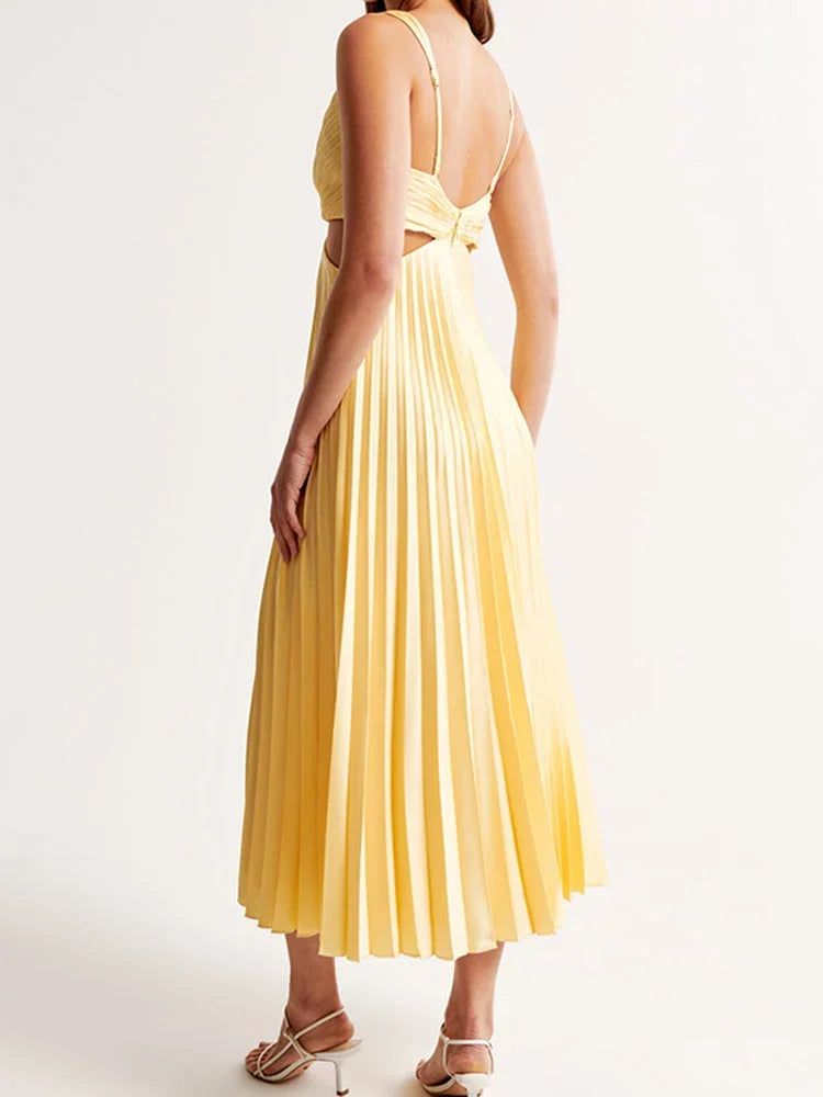 Vestido maxi amarillo con escote pronunciado y pliegues