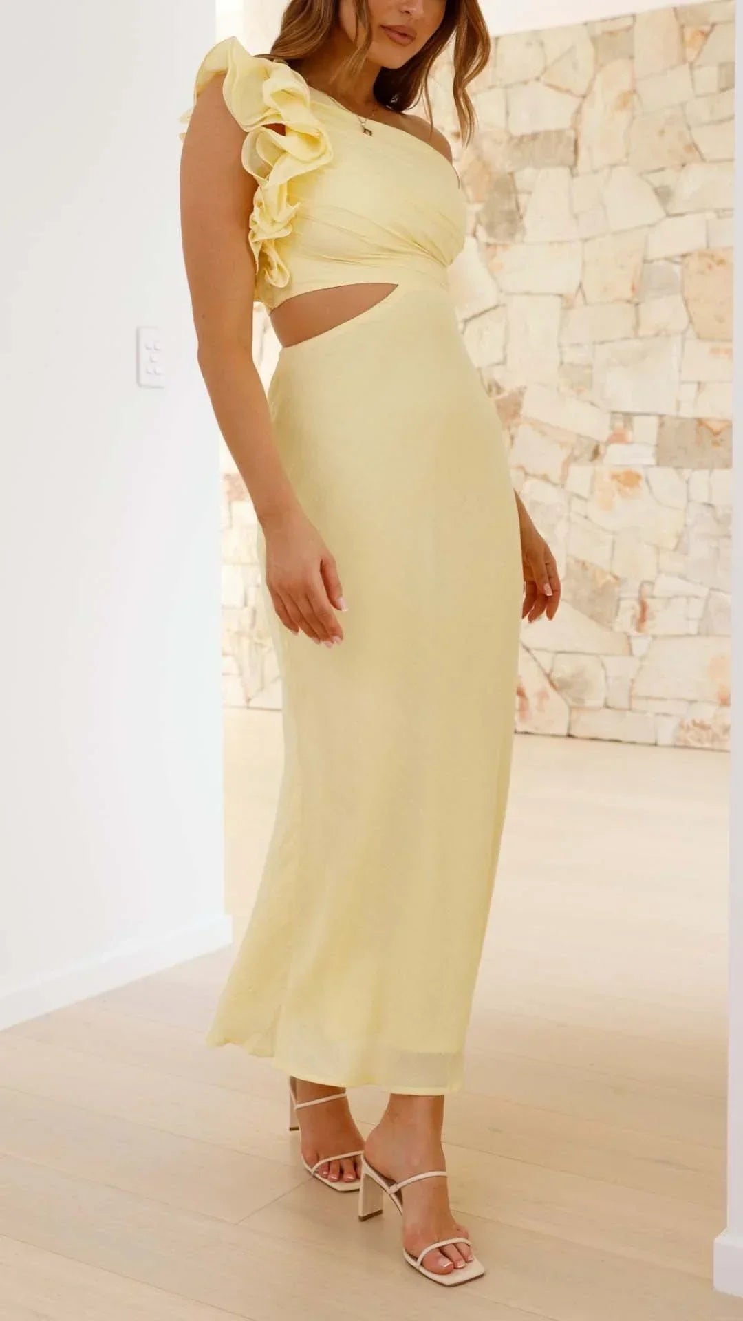 Vestido maxi asimétrico amarillo para mujeres para noches elegantes