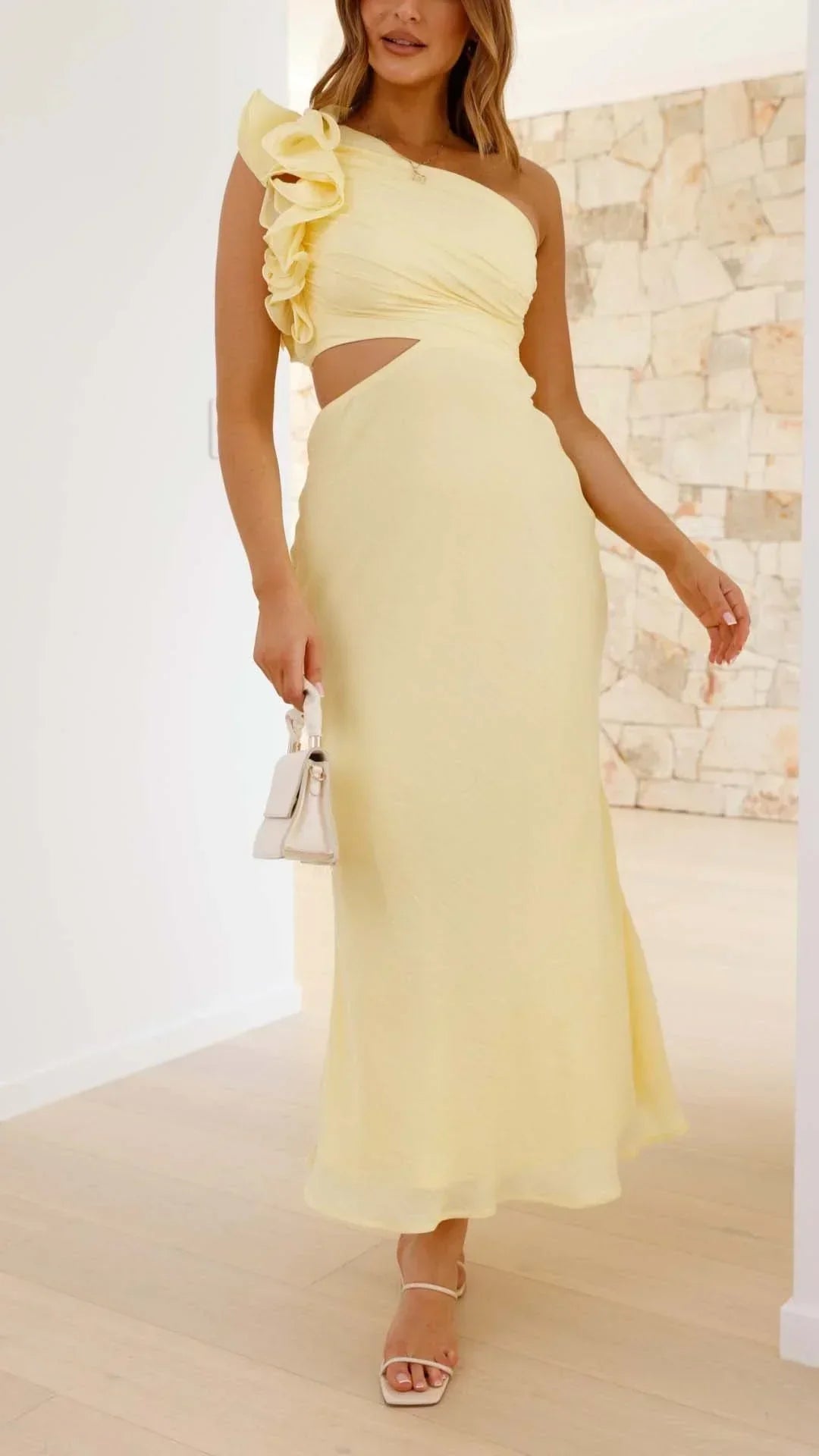 Vestido maxi asimétrico amarillo para mujeres para noches elegantes
