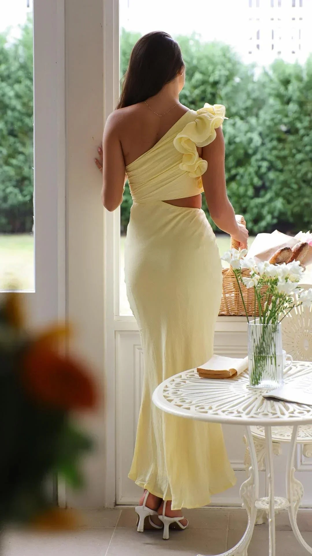 Vestido maxi asimétrico amarillo para mujeres para noches elegantes