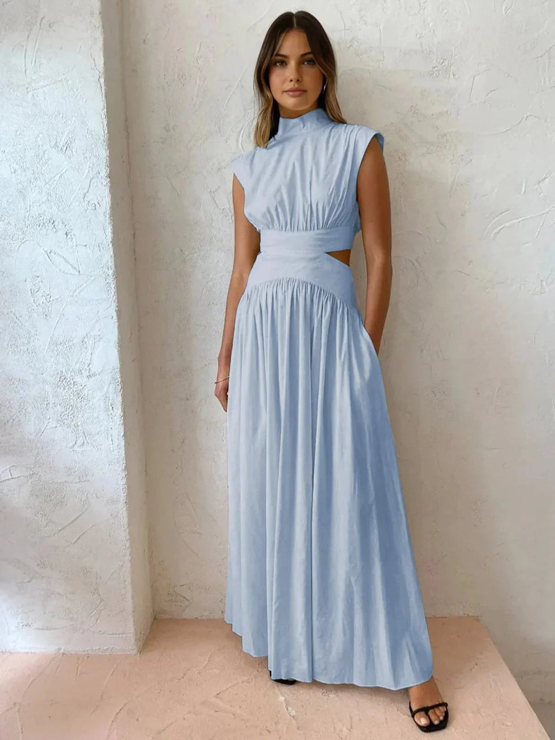 Vestido maxi de verano para mujer con cuello alto y cortes