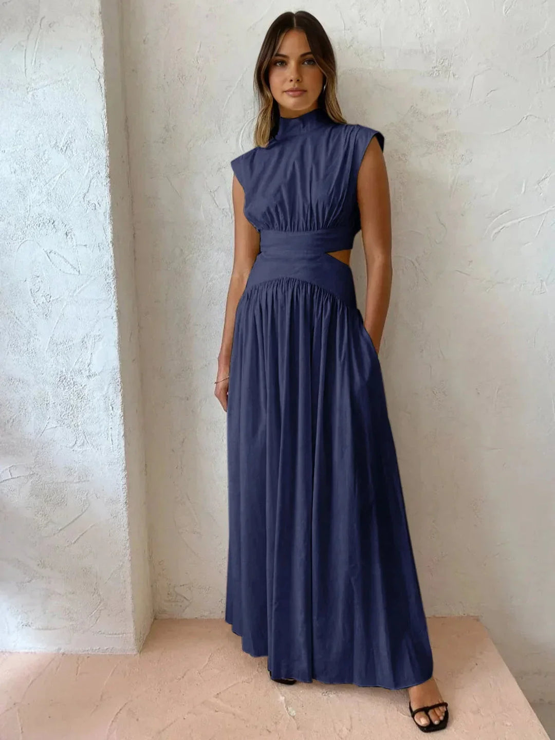 Vestido maxi de verano para mujer con cuello alto y cortes