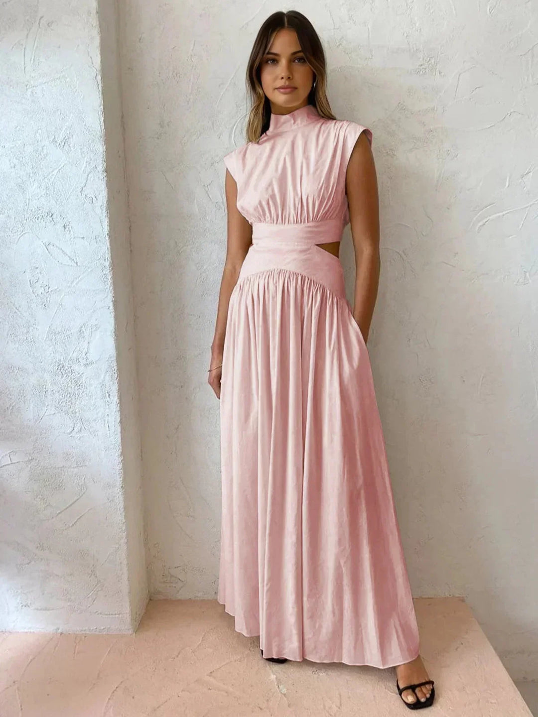 Vestido maxi de verano para mujer con cuello alto y cortes