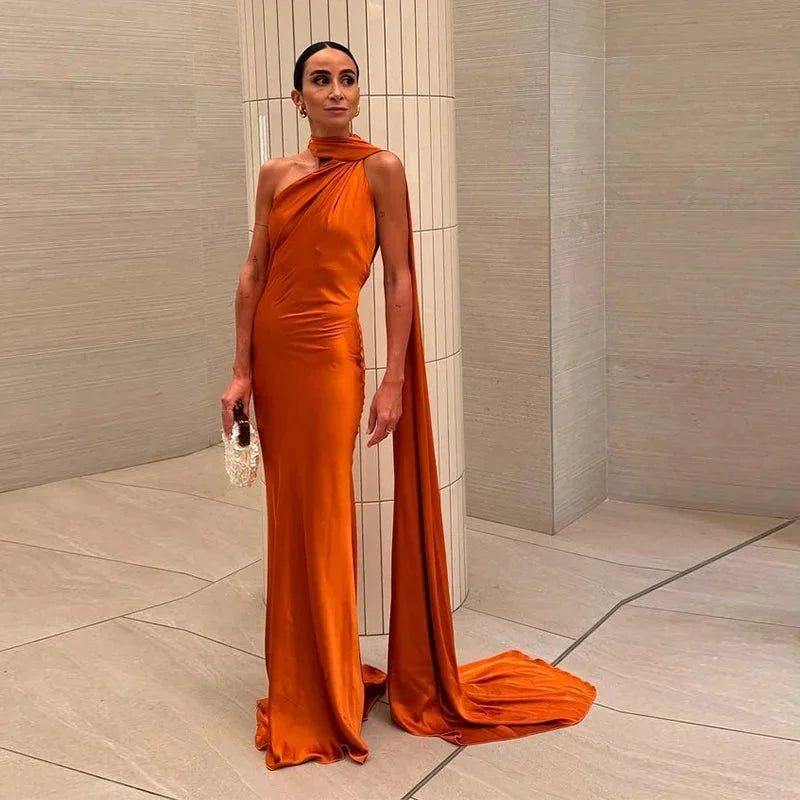 Vestido maxi de satén para mujer con un solo hombro y espalda descubierta