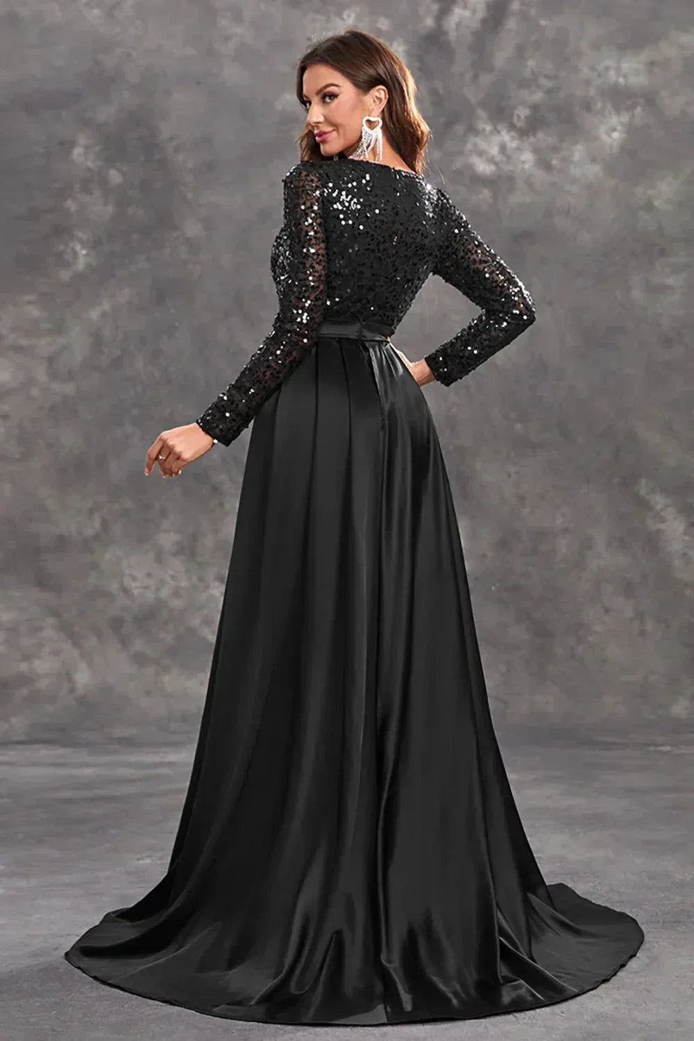 Vestido largo de noche con lentejuelas y falda fluida
