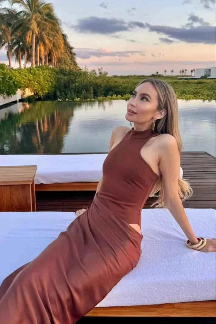 Vestido Maxí Cut-Out Sin Espalda
