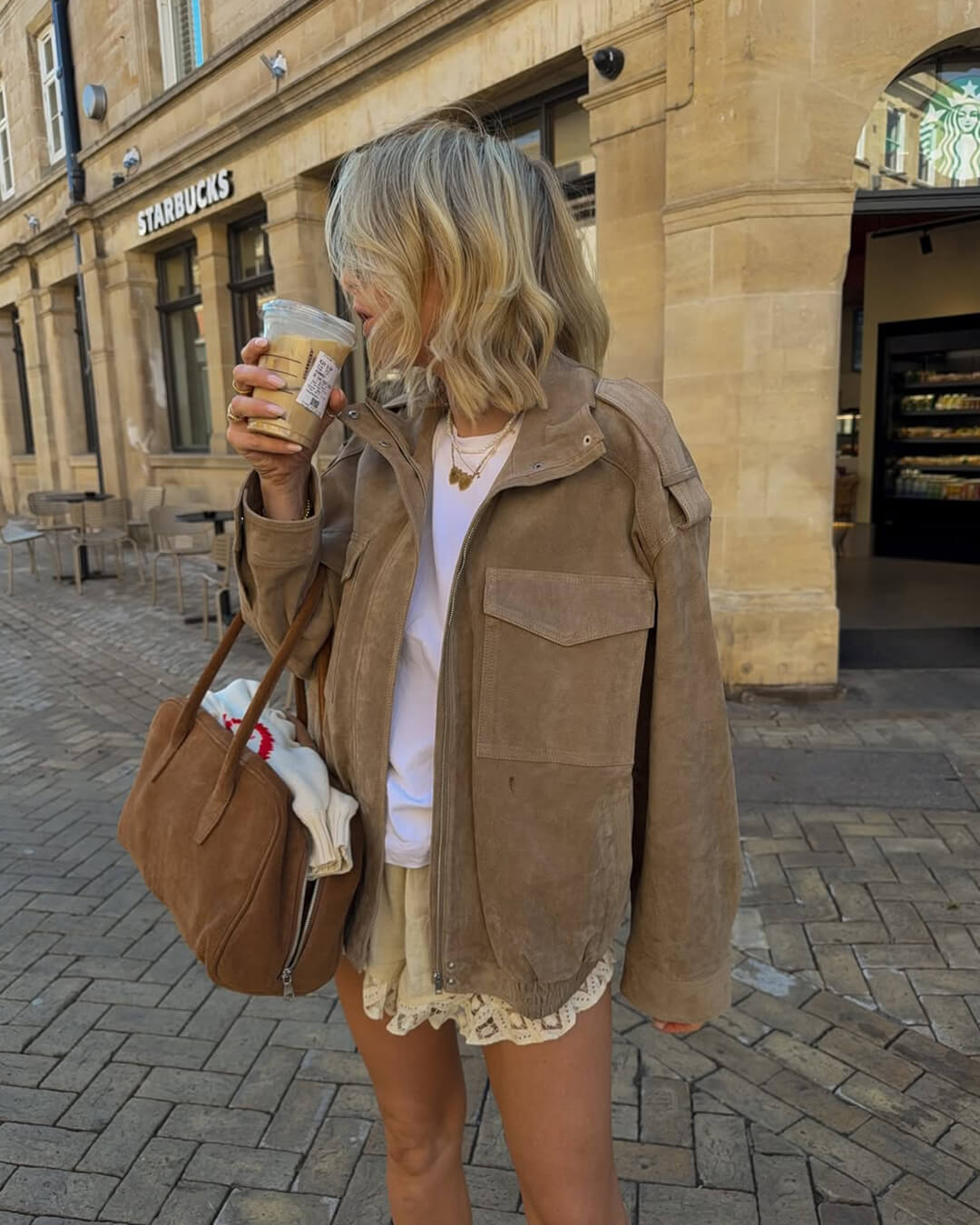 Chaqueta bomber de señora con mangas largas y bolsillos